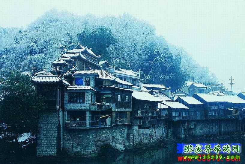 長沙往返A8線：鳳凰古城、梵凈山、德夯苗寨汽車三日游