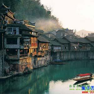 喜樂F線：（熱賣）天門山、天子山、袁家界、鳳凰古城純玩四日游