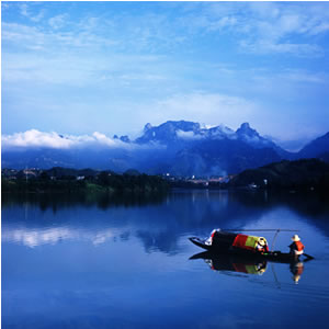 喜樂O線：猛洞河漂流、鳳凰古城兩日游